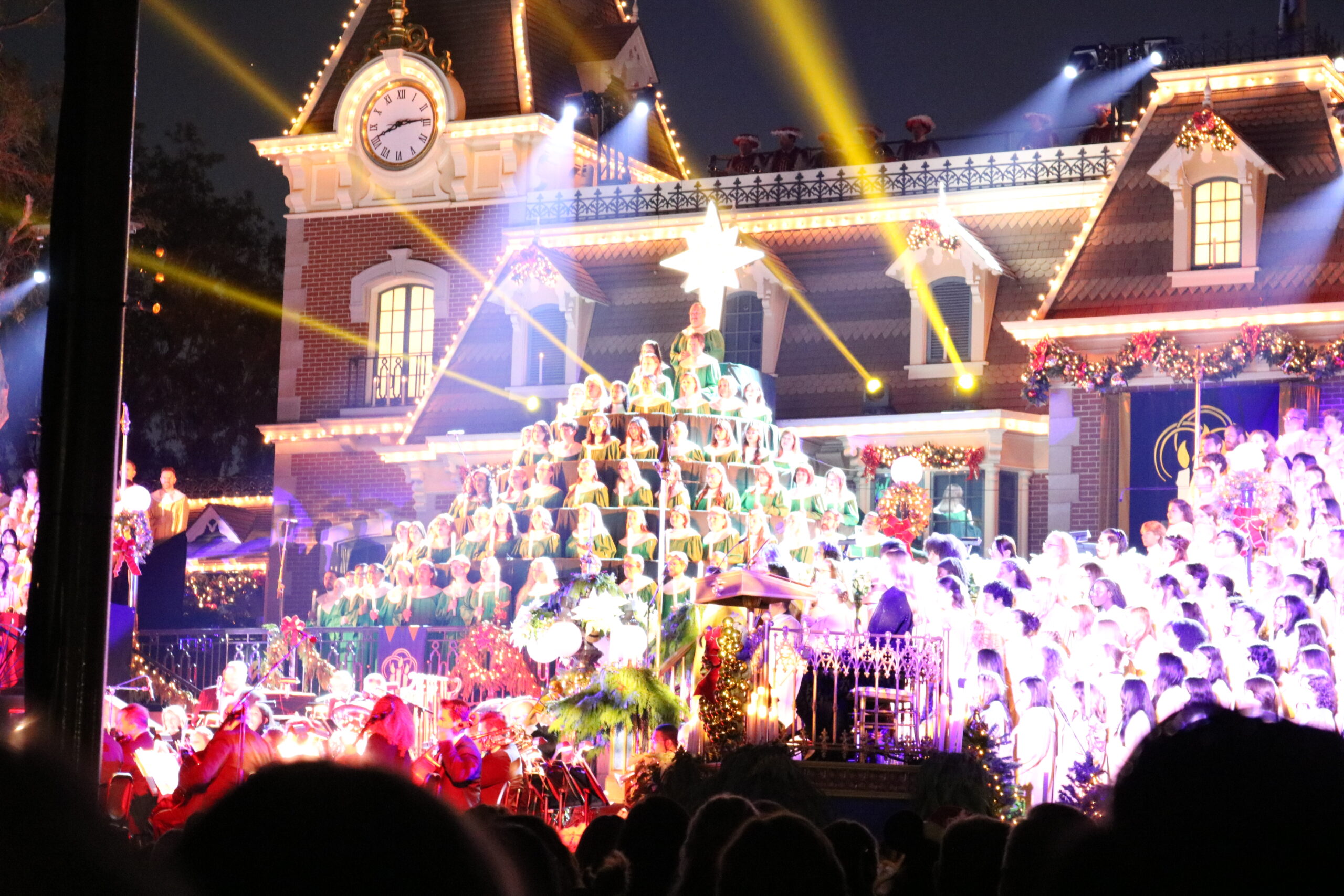 迪士尼樂園2023 燭光夜賀聖誕晚會以及2024年特別節目預覽